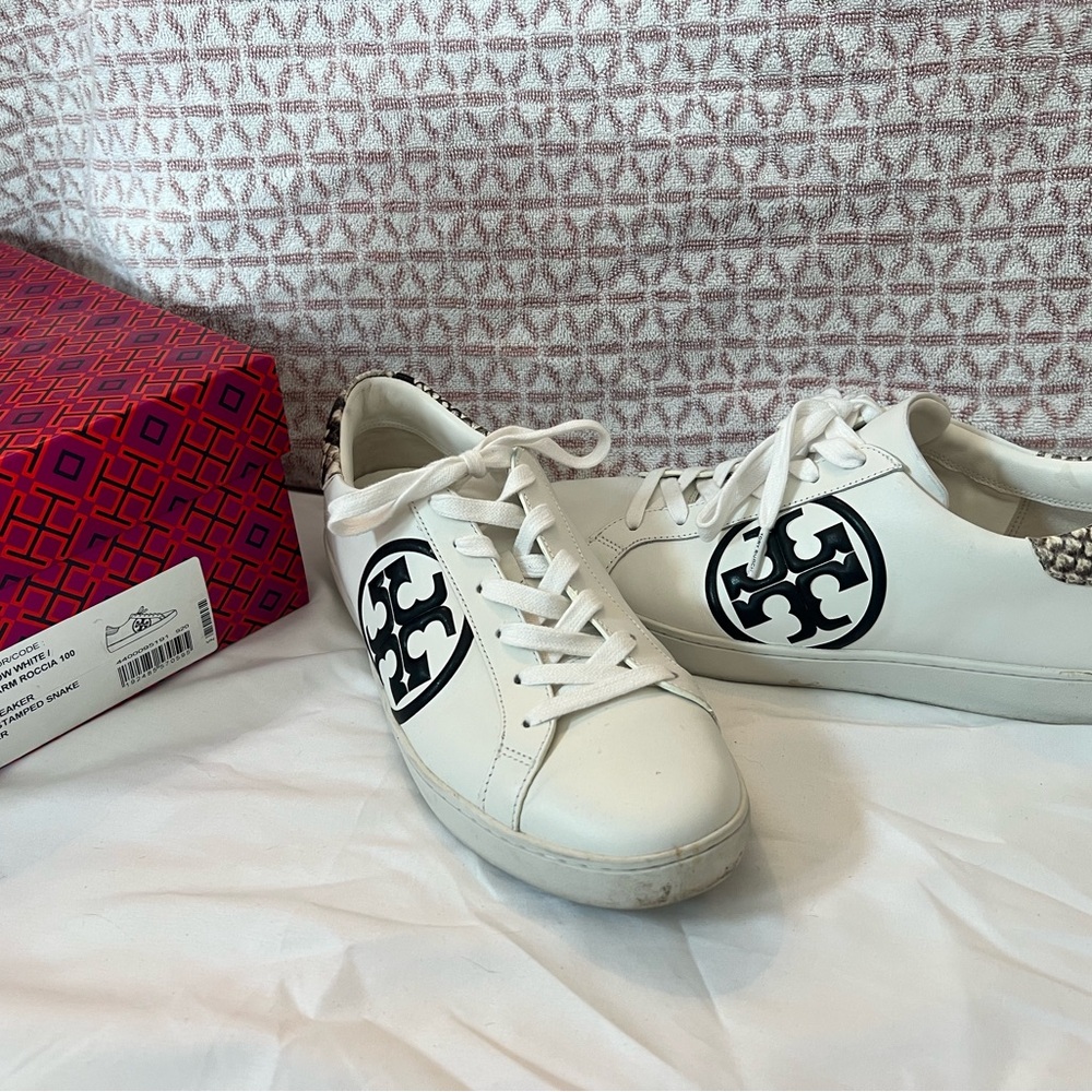 Tory Burch White Sneakers with Black Emblem “Leigh”